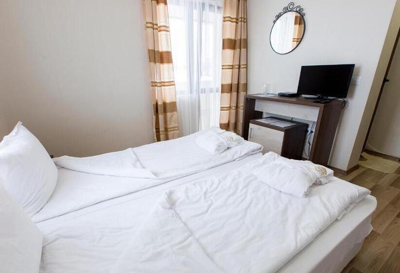 标准间带露台, Nikol