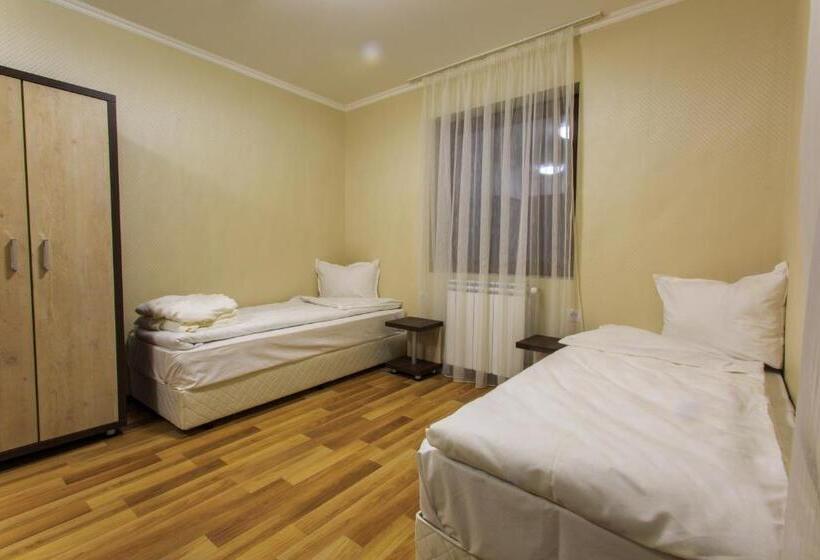 标准间带露台, Nikol