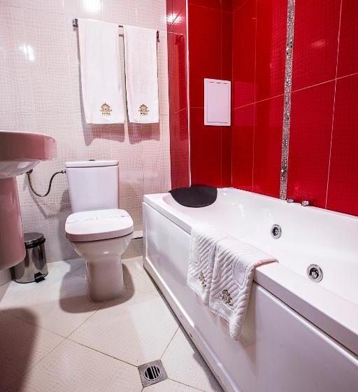 舒适型房间, Nikol