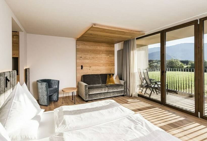 חדר סופריור, Olympia