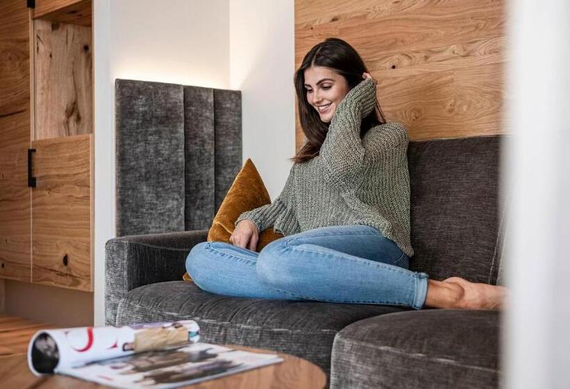 חדר סופריור, Olympia