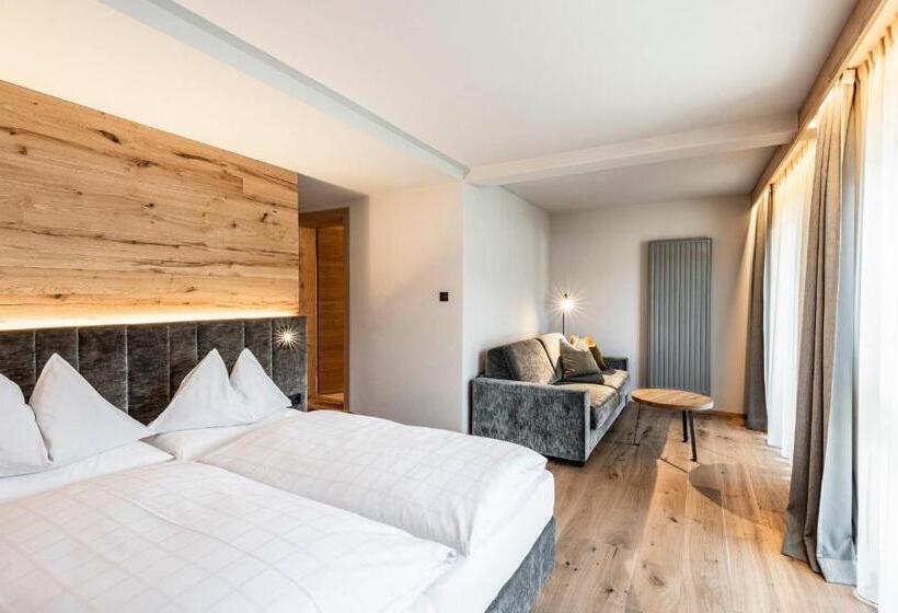 חדר סופריור, Olympia