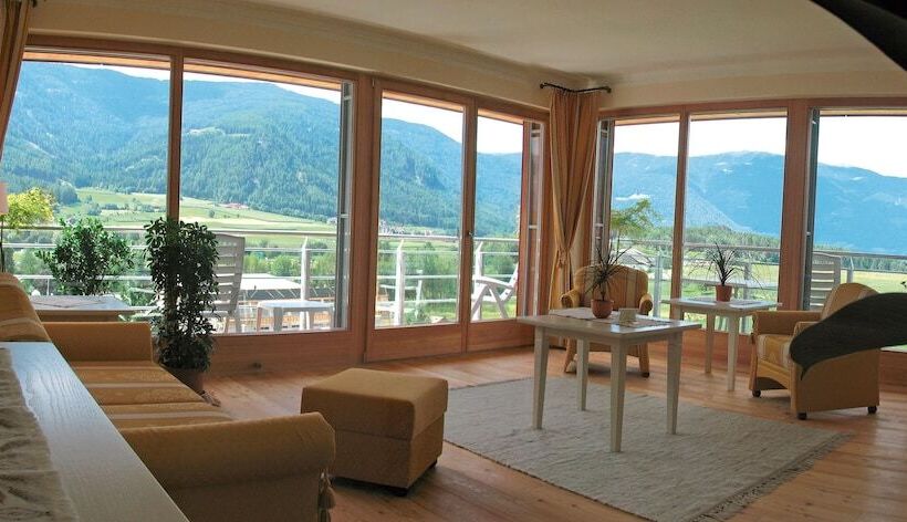 סוויטה עם מרפסת, Olympia