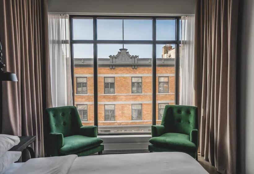 اتاق کلاسیک, Oui Go!