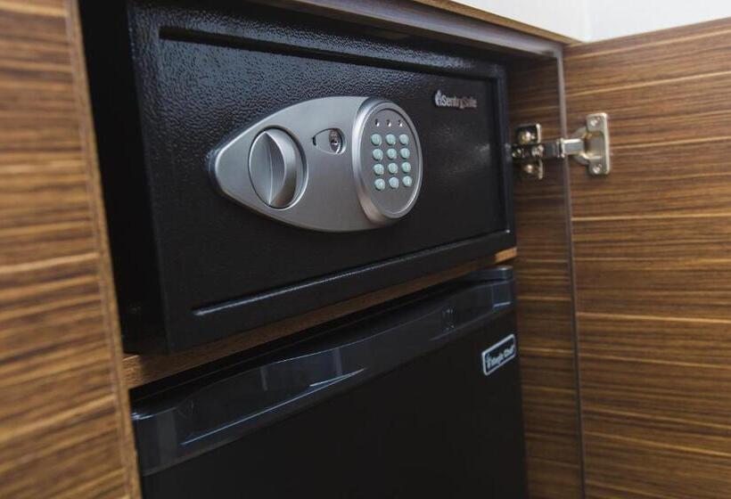 اتاق کلاسیک, Oui Go!