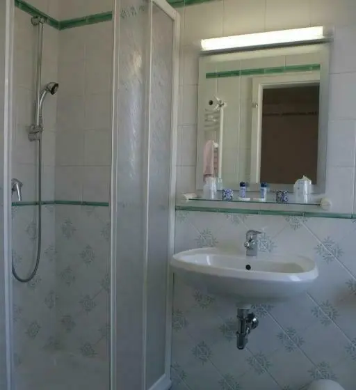 اتاق استاندارد یک نفره, Villa Rosa