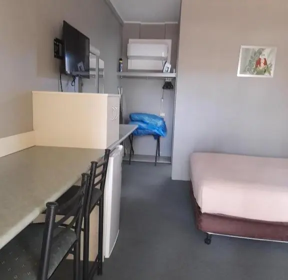 スタンダードルーム, Aromet Motor Inn