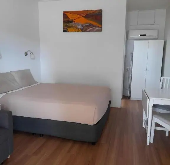 デラックスルーム, Aromet Motor Inn