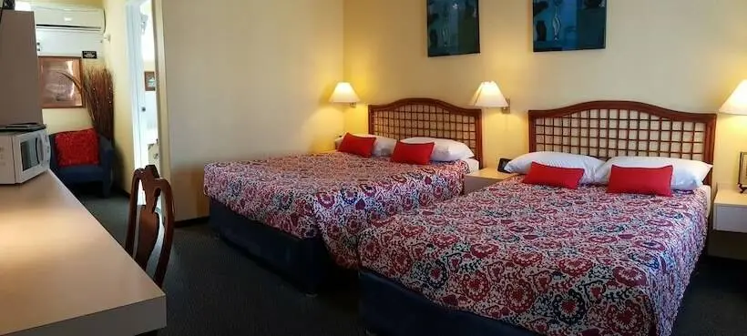 اتاق استاندارد, Raceways Motel