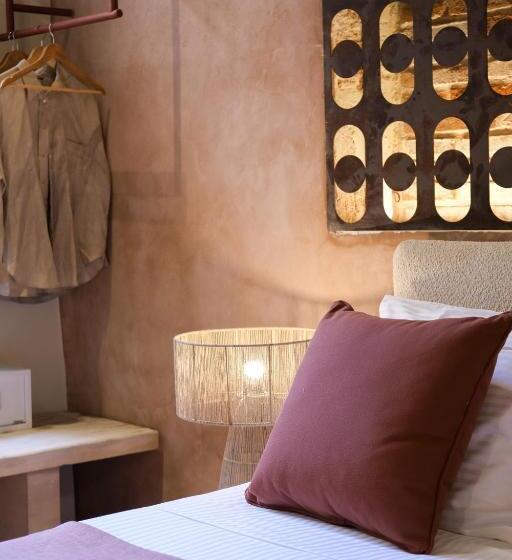 Люкс, Qualia Slowlife Suites