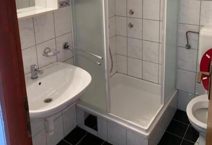 إستوديو قياسى مطل على البحر مزوَّد بشرفة, Apartments Ata