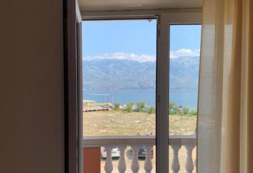 شقة غرفة نوم واحدة مطلة علي البحر مزوَّدة بشُرفة, Apartments Ata