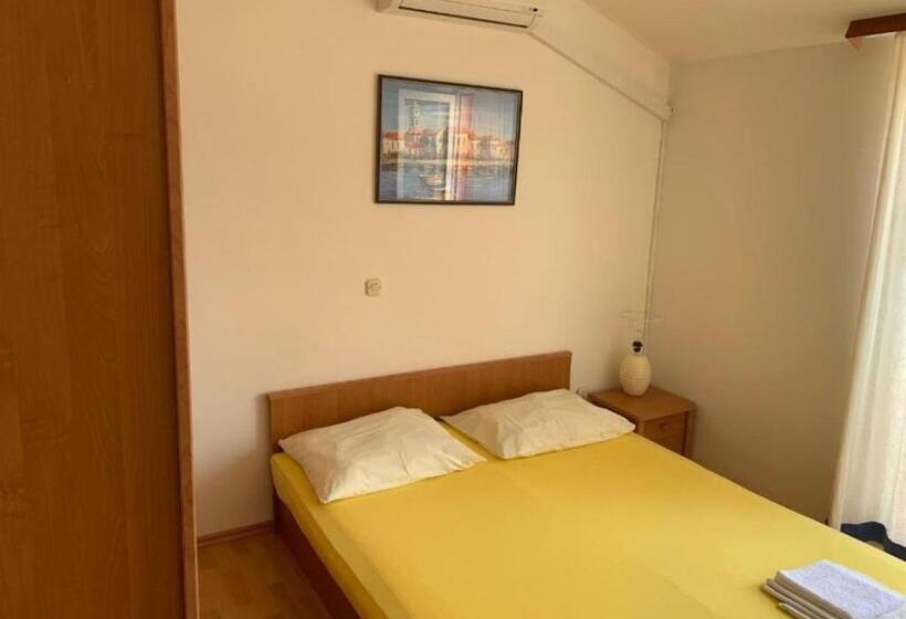 شقة غرفتين مطلة على البحر, Apartments Ata