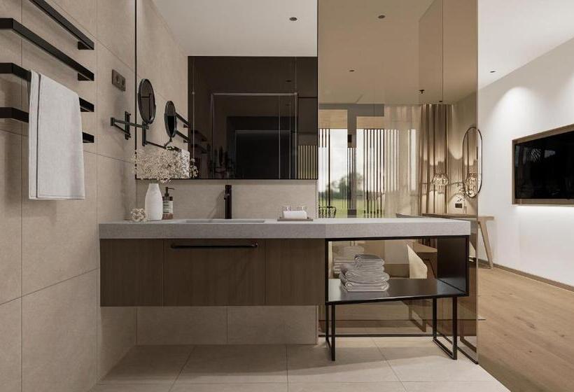 غرفة قياسية سرير كينج, Materra