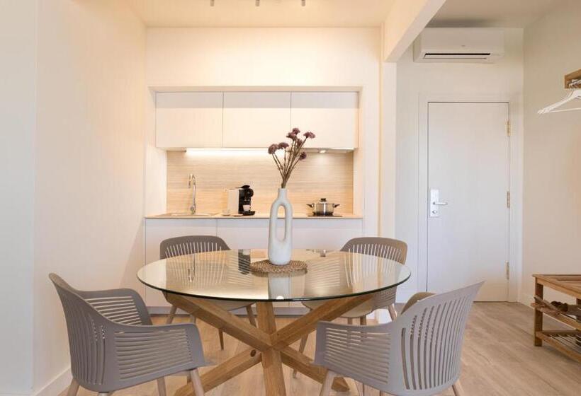 سوییت سوپریور, Lan Suites