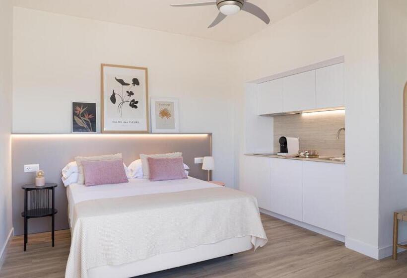 Студио Стандарт с Террасой, Lan Suites