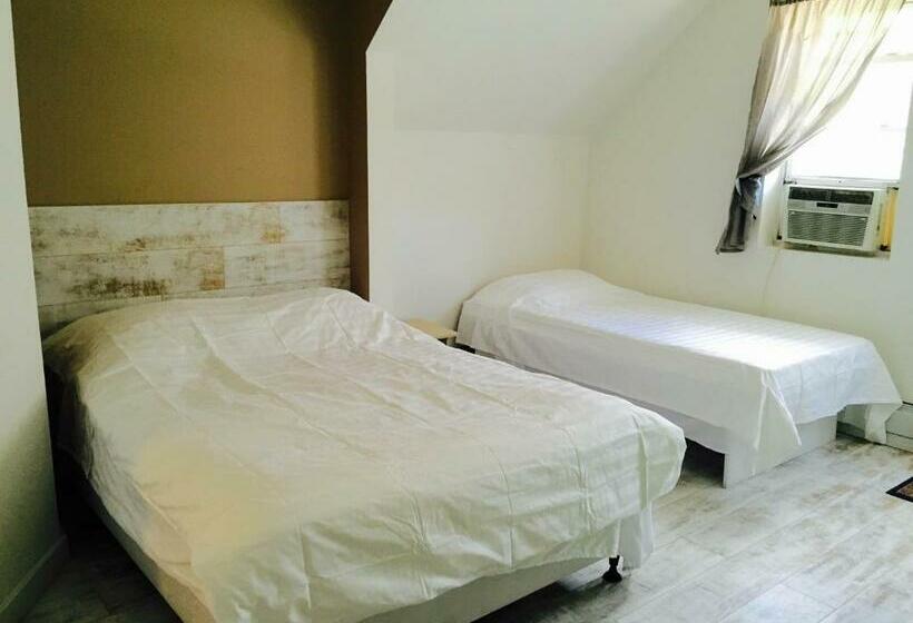 Standard Triple Room with Terrace, Kamway Lodge