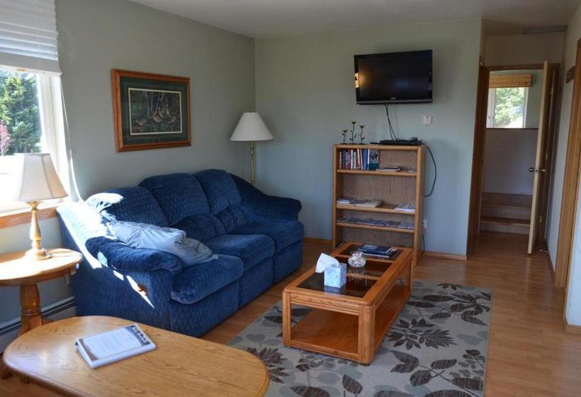 جناح عائلي, Bay Avenue Inn