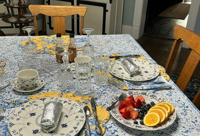 デラックスルーム, Bed And Breakfast Hearts Desire