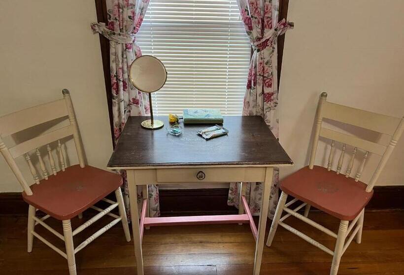 デラックスルーム, Bed And Breakfast Hearts Desire