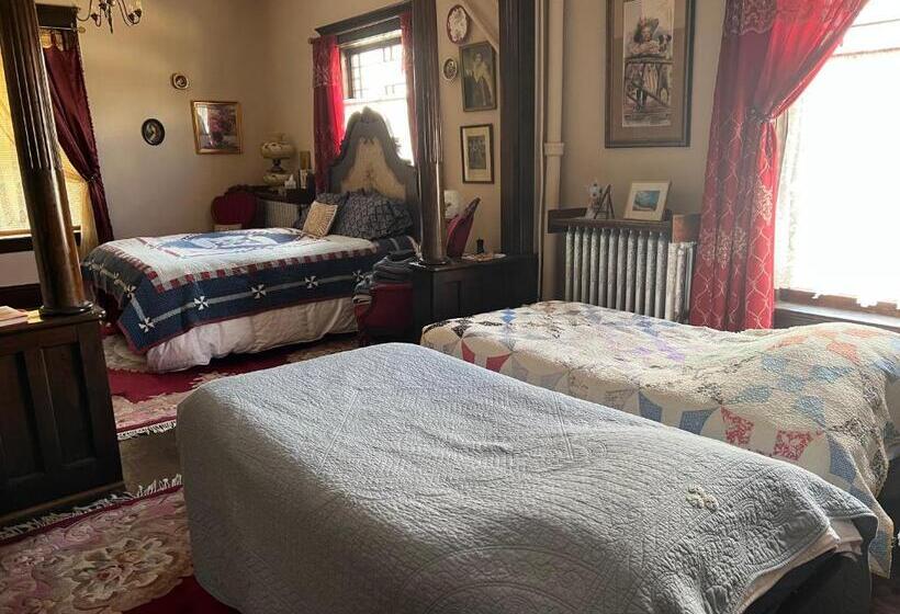 デラックスの4人部屋, Bed And Breakfast Hearts Desire