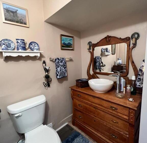 デラックスの4人部屋, Bed And Breakfast Hearts Desire