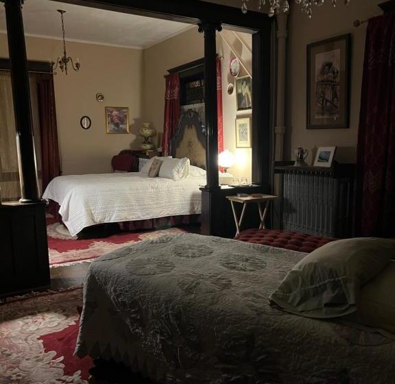 デラックスの4人部屋, Bed And Breakfast Hearts Desire