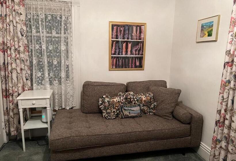 デラックストリプルルーム, Bed And Breakfast Hearts Desire