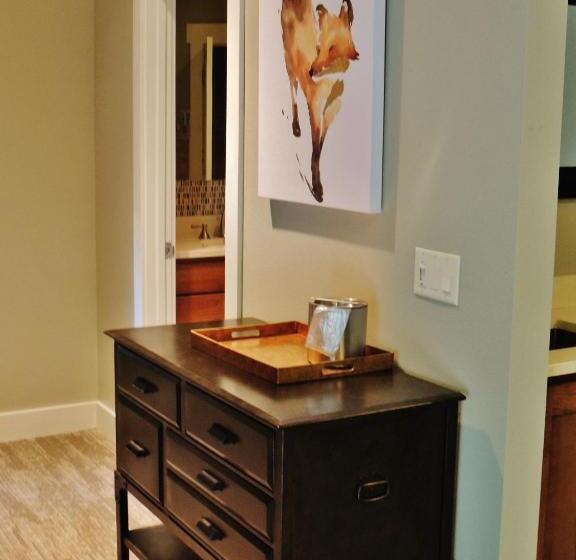 منزل غرفة نوم واحدة, Huff House Inn And Cabins