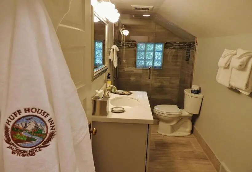 اتاق سوپریور با تخت بزرگ, Huff House Inn And Cabins