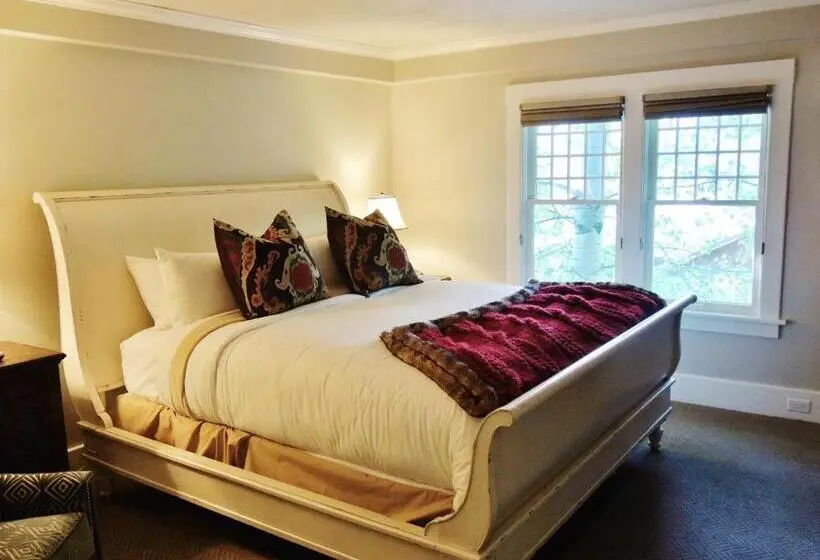 اتاق سوپریور با تخت بزرگ, Huff House Inn And Cabins