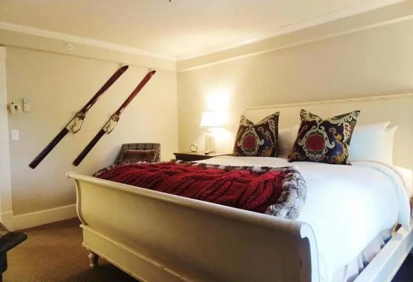 اتاق سوپریور با تخت بزرگ, Huff House Inn And Cabins