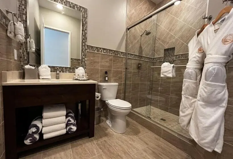 اتاق استاندارد با تخت بزرگ, Huff House Inn And Cabins