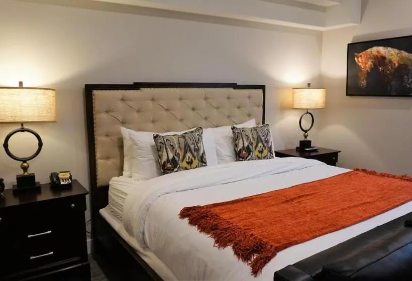 سوئیت با تخت بزرگ, Huff House Inn And Cabins