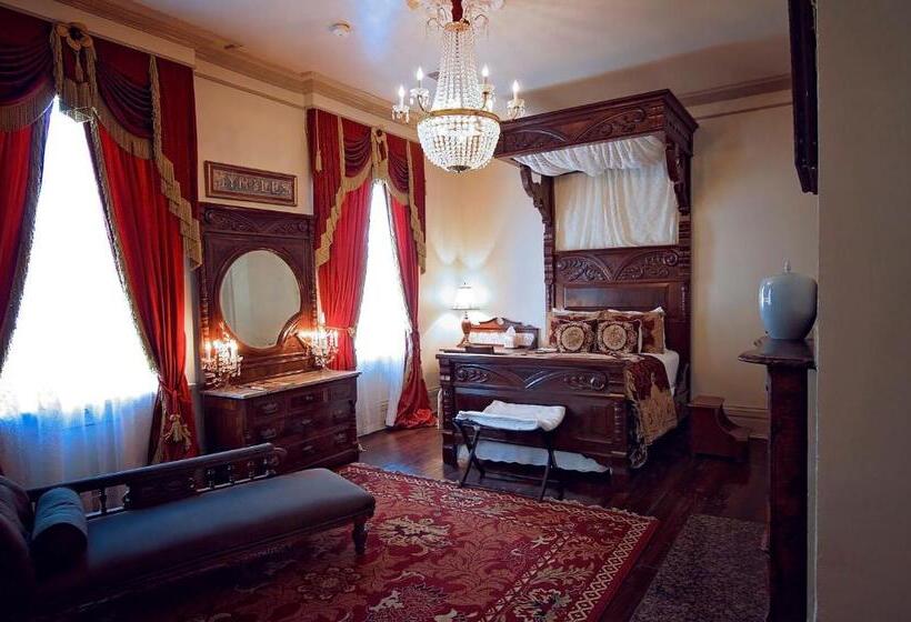 جناح ديلوكس, The Myrtles