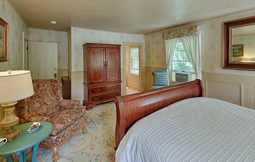 スタンダードルーム, Warm Springs Inn & Winery