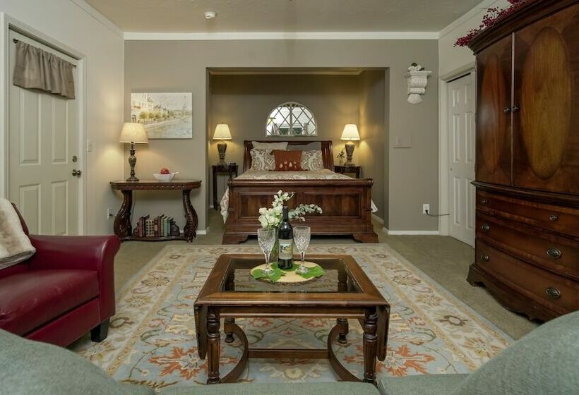 Номер Стандарт, Warm Springs Inn & Winery