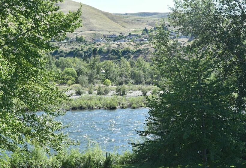 スタンダードルーム, Warm Springs Inn & Winery