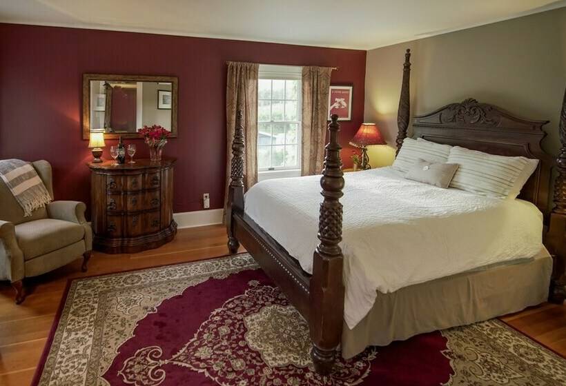 Номер Стандарт, Warm Springs Inn & Winery