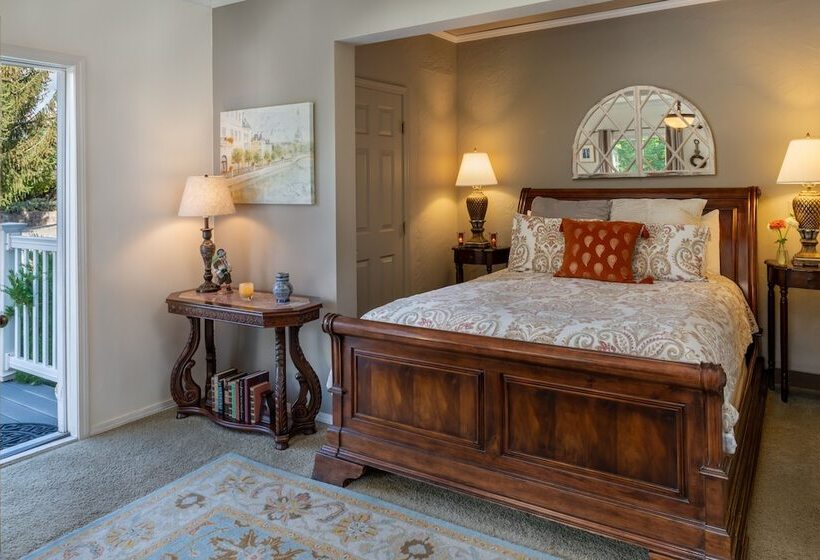 Номер Стандарт, Warm Springs Inn & Winery