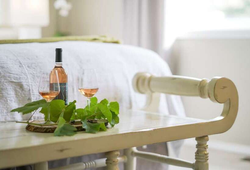 スタンダードルーム, Warm Springs Inn & Winery