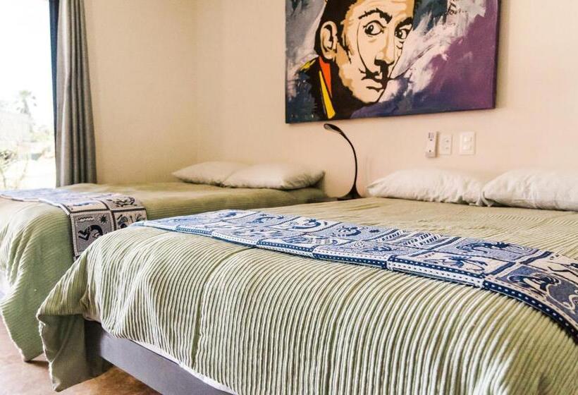 إستوديو قياسى, Cerritos Beach Hotel Desert Moon