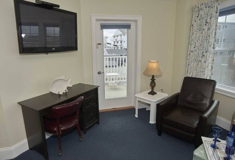 Люкс, Atlantic Breeze Suites
