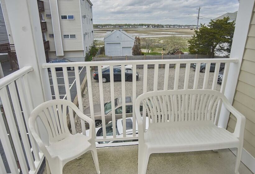 Люкс, Atlantic Breeze Suites