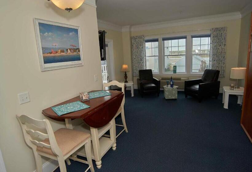 Люкс, Atlantic Breeze Suites