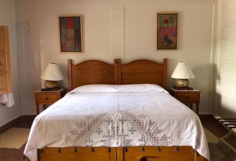 غرفة قياسية سرير كينج, El Portón