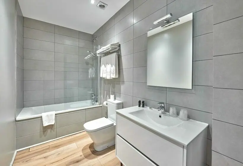 4 Bett Standardzimmer, Parada Puigcerda