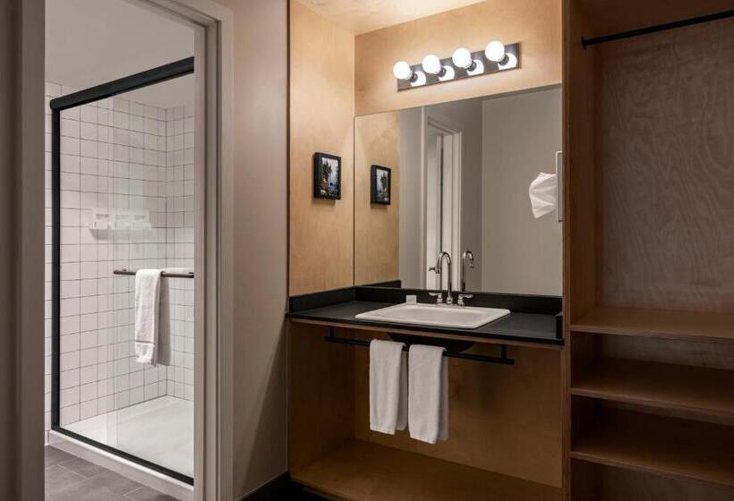 חדר סטנדרט עם מיטת קינג, The Coachman