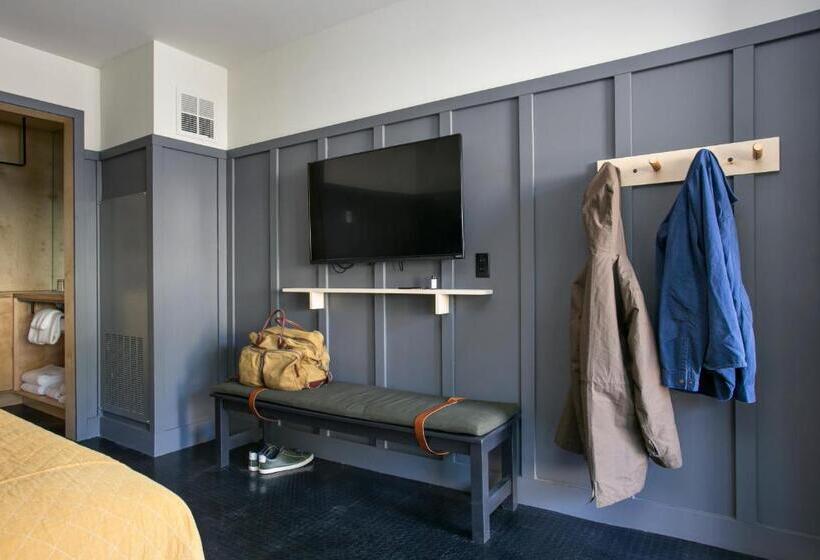 חדר סטנדרט, The Coachman