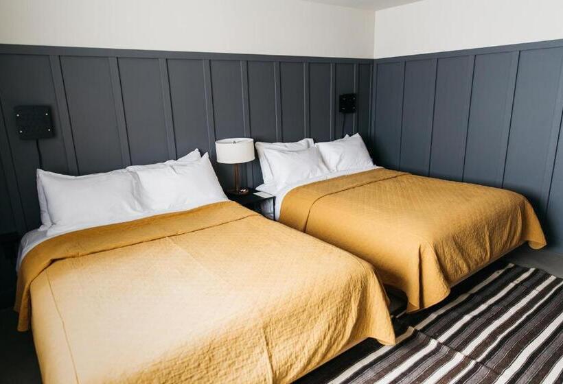 חדר לארבעה סטנדרטי עם מרפסת, The Coachman